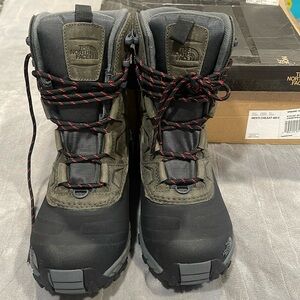 The North Face men’s chilkat 400 mns7.5